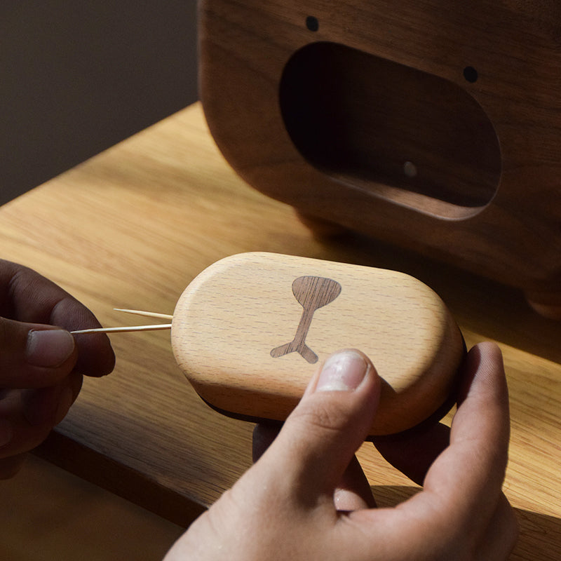 Natural walnut tissue box cover with smooth grain finish