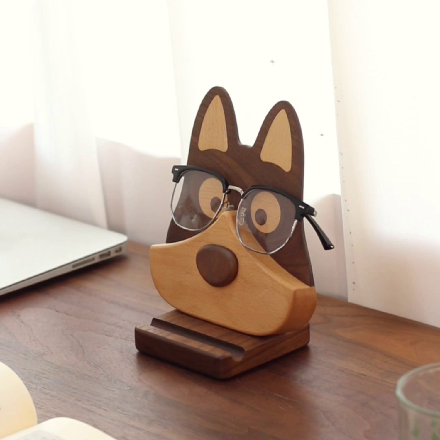 Puppy wooden glasses holder made from natural solid wood