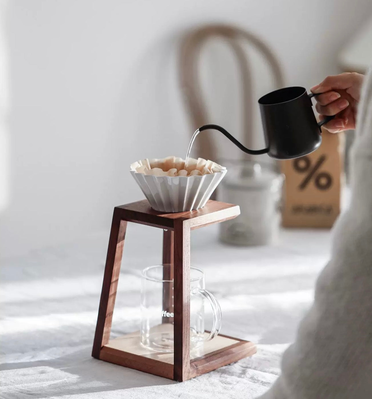 Quiet Morning Solid Walnut Pour-Over Coffee Dripper Stand