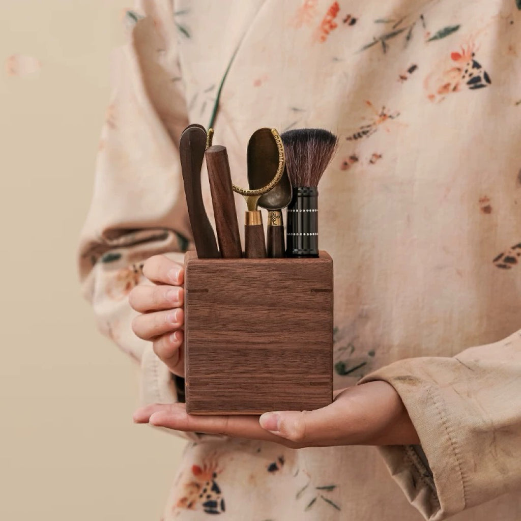 Set of 6 solid walnut tea accessories for serving moments