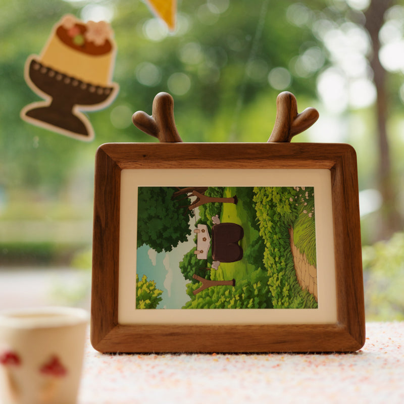 Solid wood photo frame with deer horn design